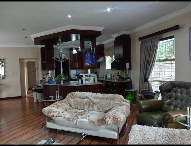4 BEDROOM HOUSE FOR SALE IN VANDERBIJLPARK SE 4